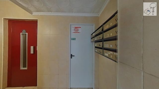 2 makuuhuone Ranta-asunto myytävänä paikassa Puerto Deportivo, Torrevieja - 164 000 € (Ref: 9537222)