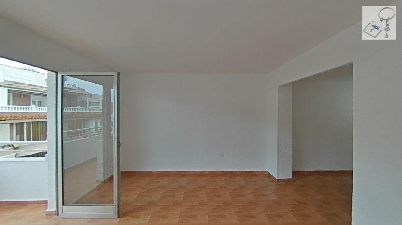 2 makuuhuone Ranta-asunto myytävänä paikassa Torrevieja - 164 000 € (Ref: 9537222)