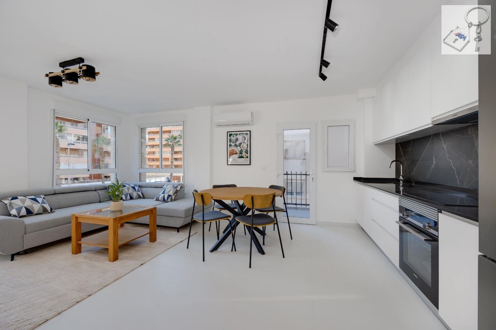 3 bedroom Apartment for sale in Torrevieja - € 259,000 (Ref: 9560901)