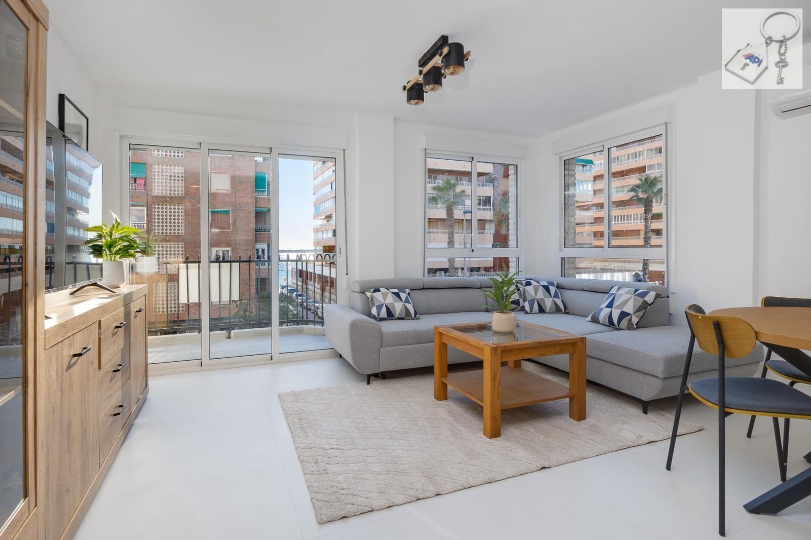 3 bedroom Apartment for sale in Torrevieja - € 259,000 (Ref: 9560901)