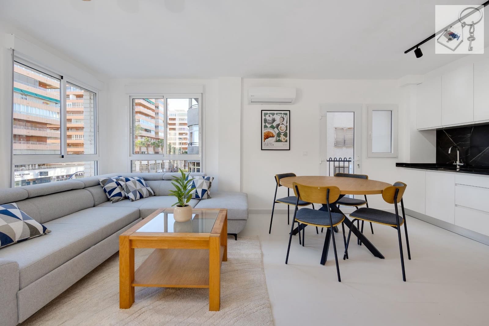 3 bedroom Apartment for sale in Torrevieja - € 259,000 (Ref: 9560901)