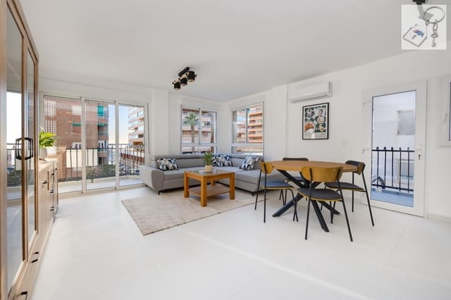 3 bedroom Apartment for sale in Torrevieja - € 259,000 (Ref: 9560901)