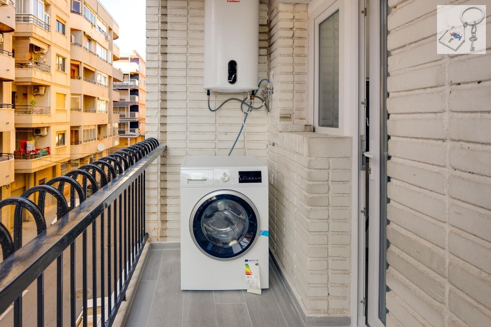 3 bedroom Apartment for sale in Torrevieja - € 259,000 (Ref: 9560901)