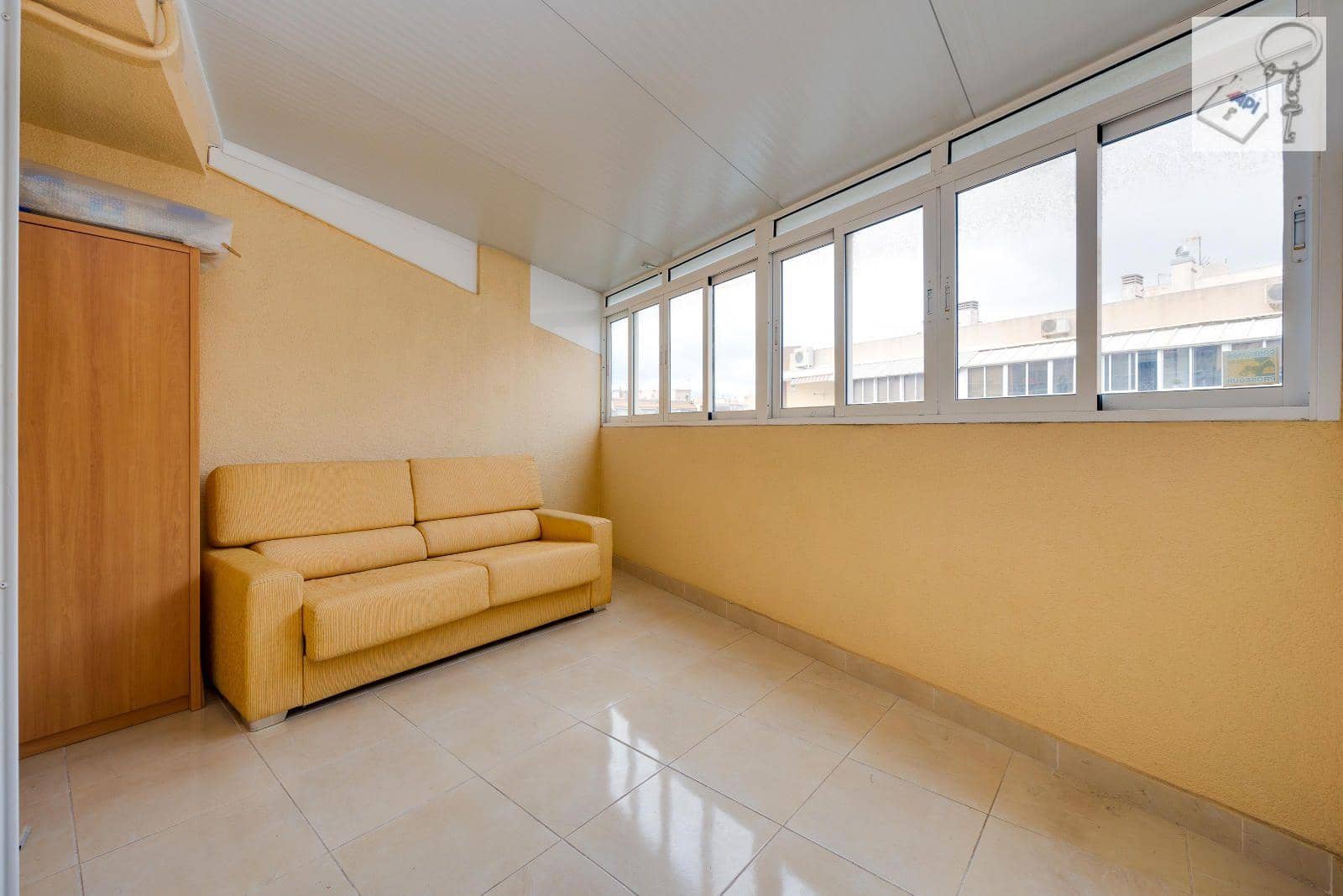 Penthouse for sale in Torrevieja - € 89,969 (Ref: 9594622)