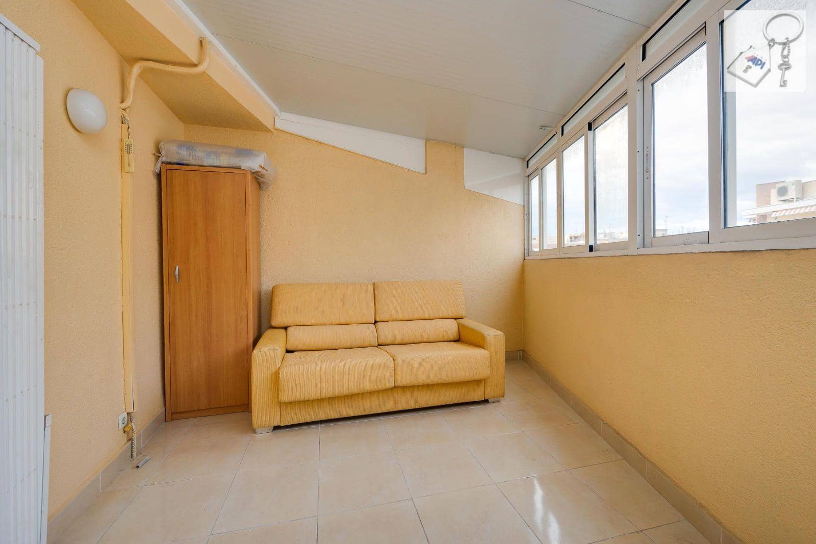 Penthouse for sale in Torrevieja - € 89,969 (Ref: 9594622)