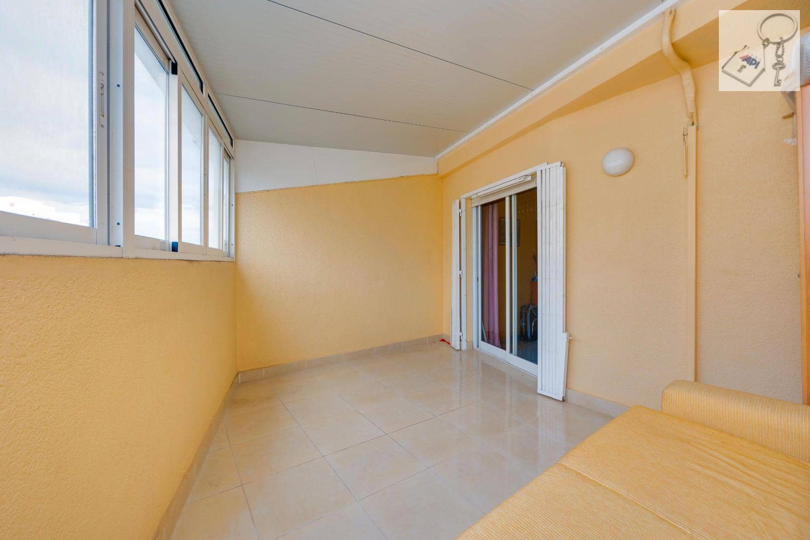 Penthouse for sale in Torrevieja - € 89,969 (Ref: 9594622)