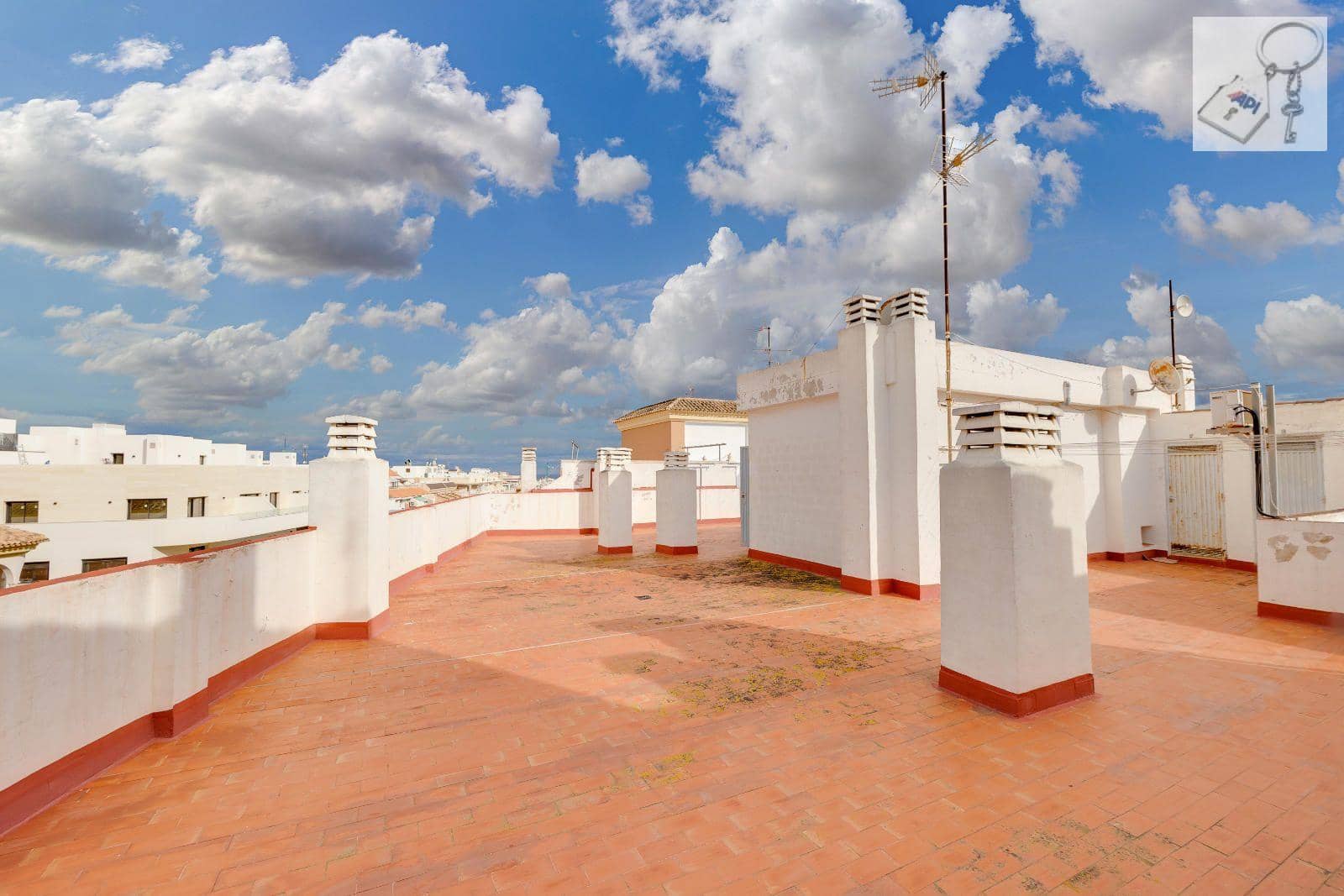 Penthouse for sale in Torrevieja - € 89,969 (Ref: 9594622)