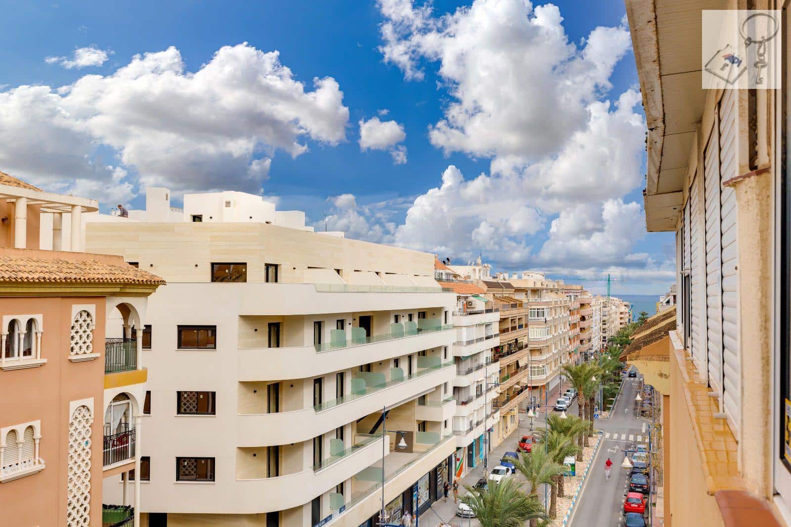 Penthouse for sale in Torrevieja - € 89,969 (Ref: 9594622)