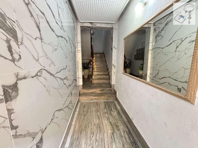 Apartamento Playa de 4 habitaciones en Novelda en venta - 85.000 € (Ref: 9676768)