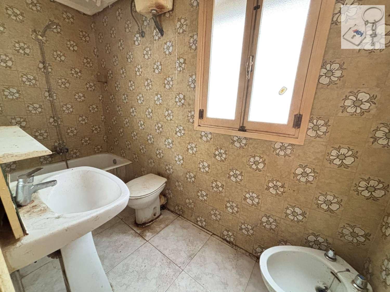 Apartamento Playa de 4 habitaciones en Novelda en venta - 85.000 € (Ref: 9676768)