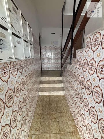 2 bedroom Flat for sale in Colonia Requena, Alicante / Alacant city - € 90,000 (Ref: 9676769)