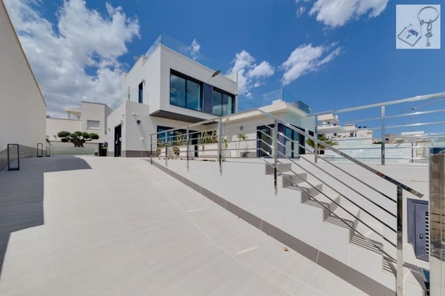 5 chambre Villa/Maison à vendre à San Miguel de Salinas avec piscine - 849 000 € (Ref: 9728565)