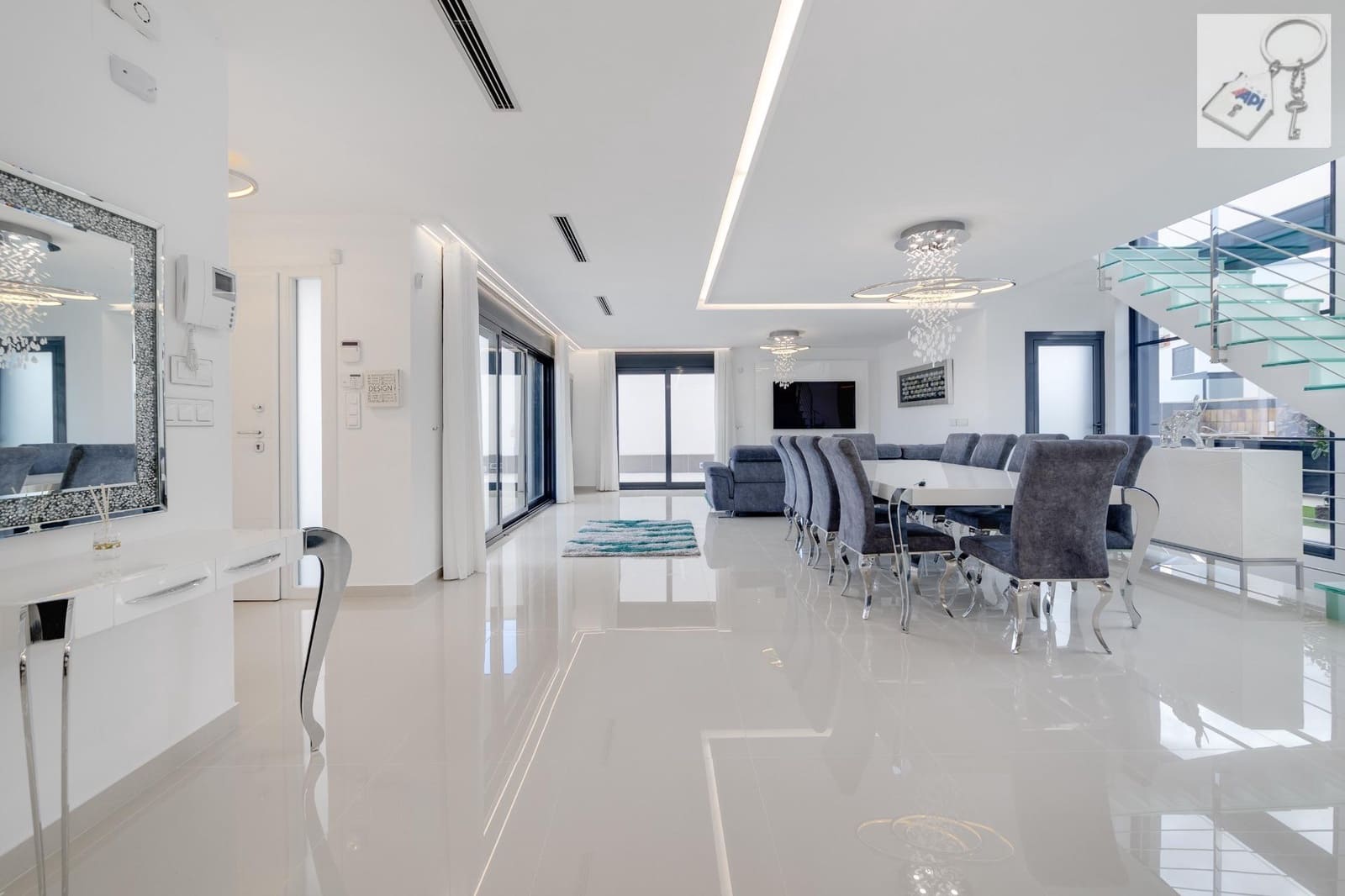 5 chambre Villa/Maison à vendre à San Miguel de Salinas avec piscine - 849 000 € (Ref: 9728565)