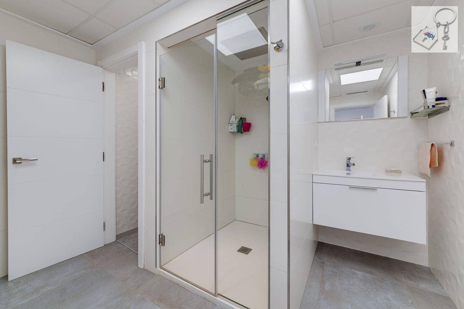 3 sypialnia Willa na sprzedaż w Torrevieja z basenem - 1 275 000 € (Ref: 9728566)