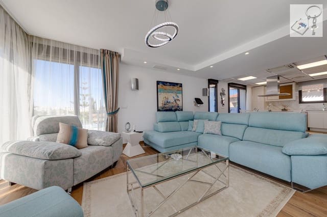 3 slaapkamer Villa te koop in Torrevieja met zwembad - € 1.275.000 (Ref: 9728566)