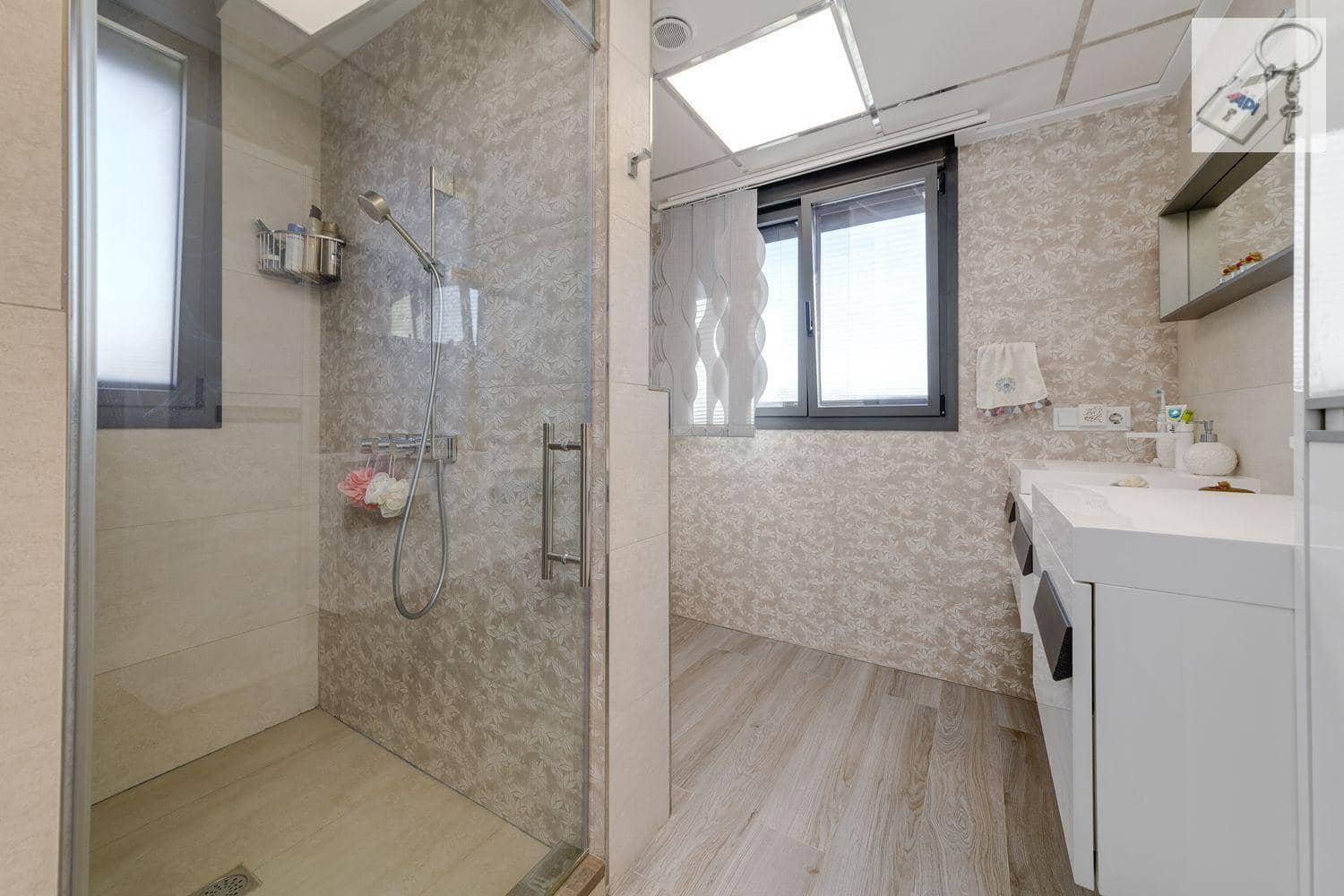 3 sypialnia Willa na sprzedaż w Torrevieja z basenem - 1 275 000 € (Ref: 9728566)