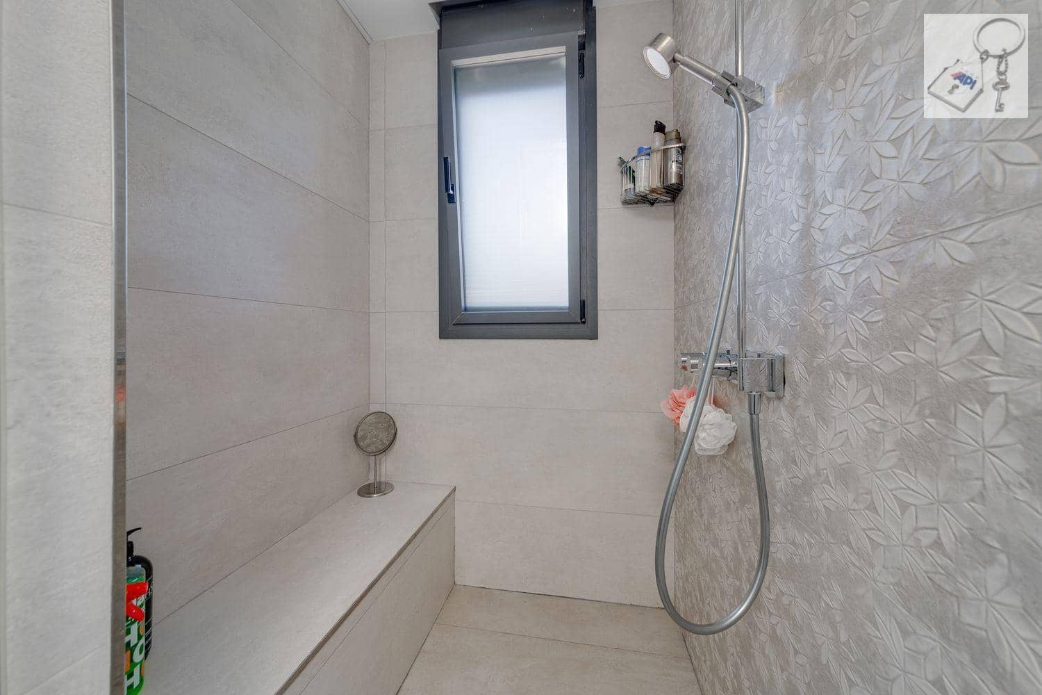 3 sypialnia Willa na sprzedaż w Torrevieja z basenem - 1 275 000 € (Ref: 9728566)