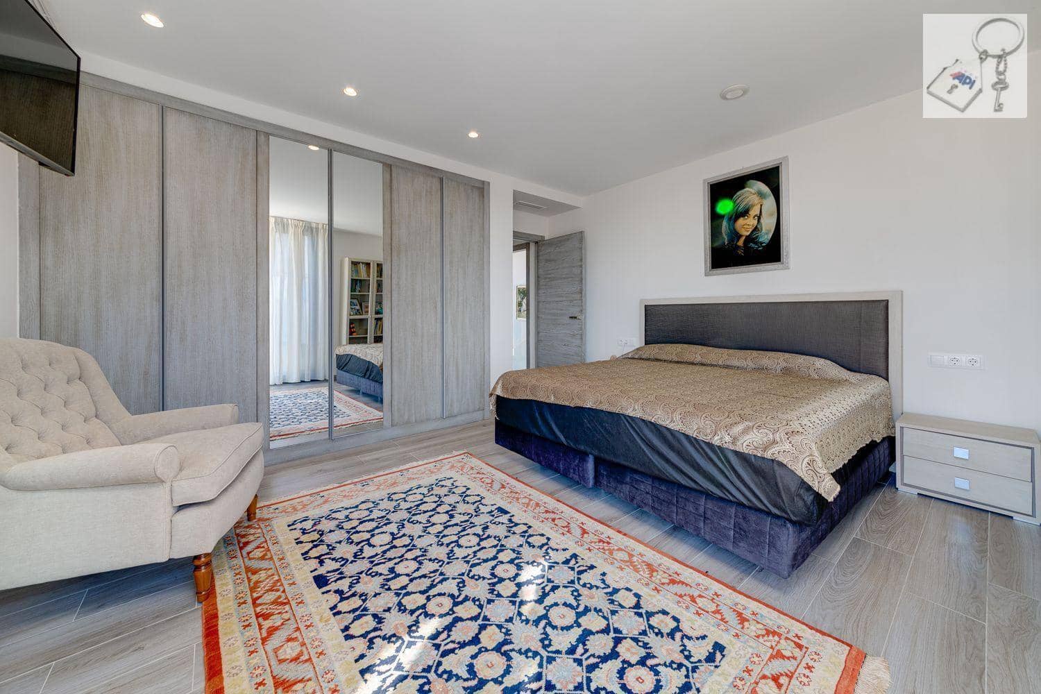 3 sypialnia Willa na sprzedaż w Torrevieja z basenem - 1 275 000 € (Ref: 9728566)