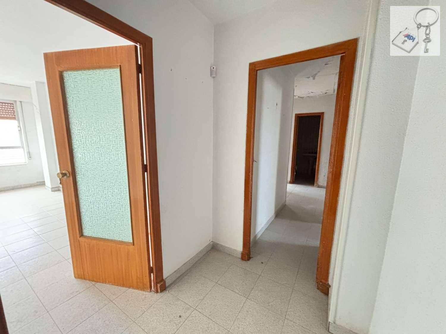 3 bedroom Beach Apartment for sale in Pilar de la Horadada - € 109,000 (Ref: 9755313)