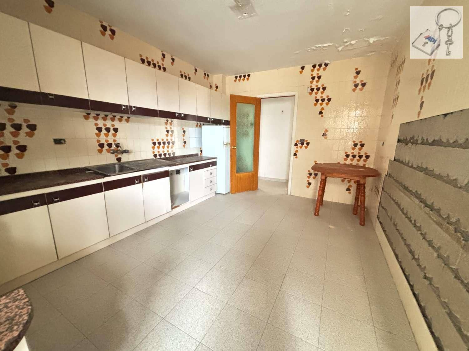 3 bedroom Beach Apartment for sale in Pilar de la Horadada - € 109,000 (Ref: 9755313)