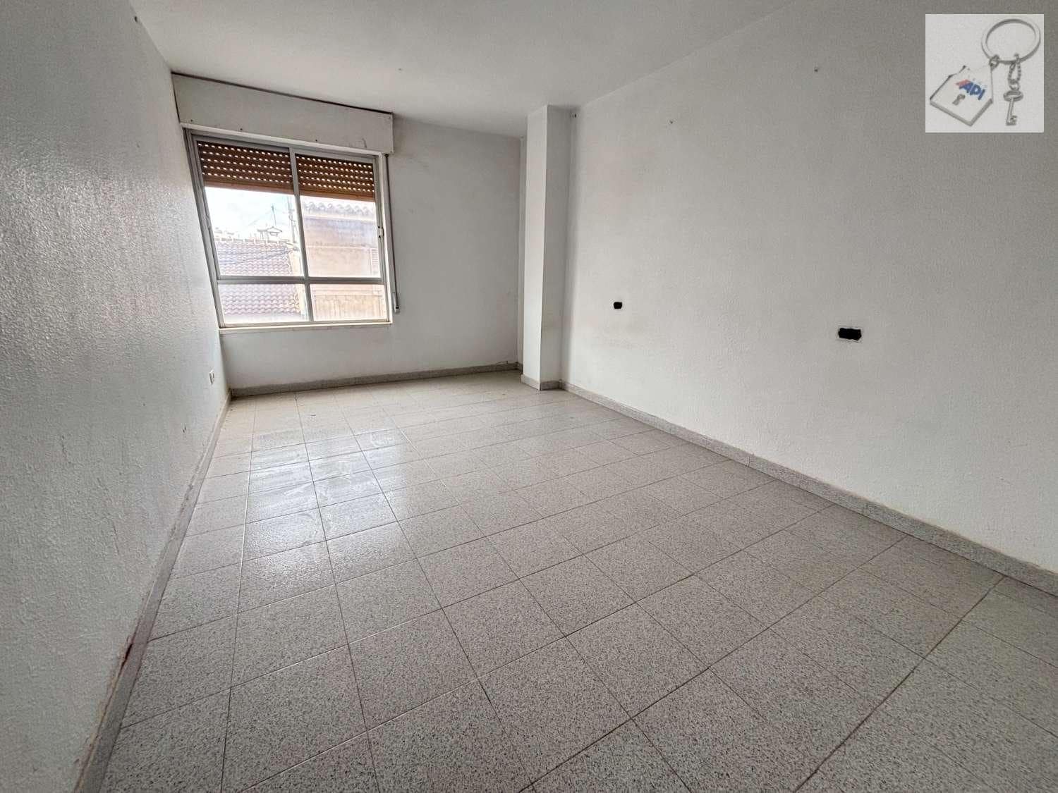 3 bedroom Beach Apartment for sale in Pilar de la Horadada - € 109,000 (Ref: 9755313)