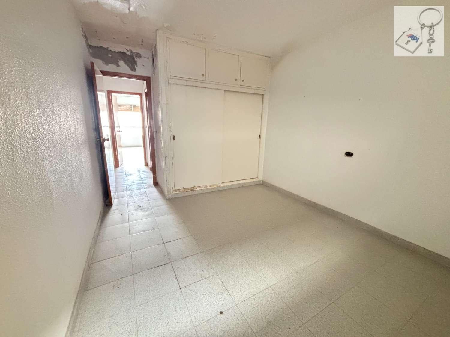 3 bedroom Beach Apartment for sale in Pilar de la Horadada - € 109,000 (Ref: 9755313)