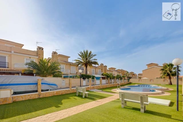 4 sovrum Villa till salu i Aguas Nuevas, Torrevieja med pool garage - 289 000 € (Ref: 9755314)