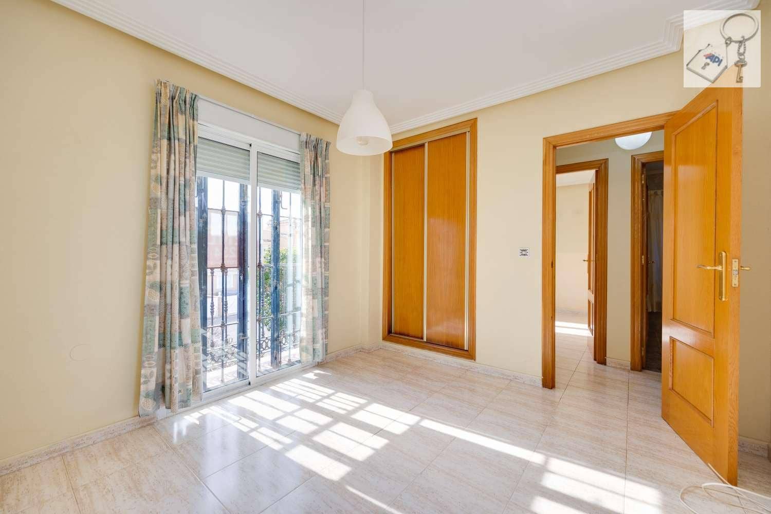 4 soverom Villa til salgs i Torrevieja med svømmebasseng garasje - € 289 000 (Ref: 9755314)