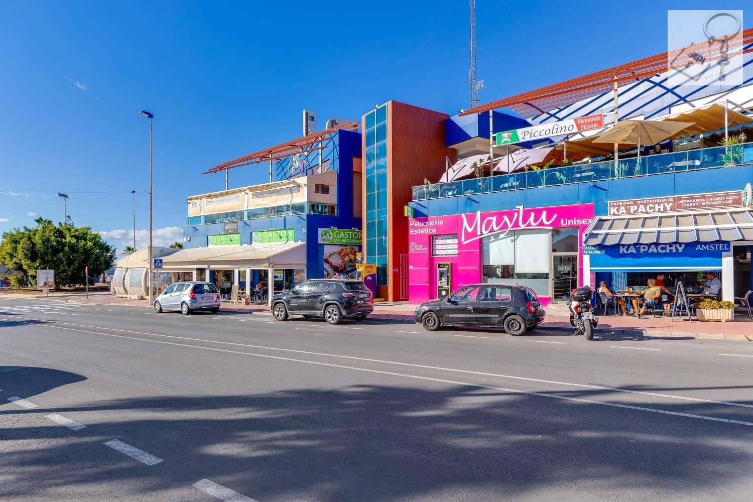 4 soverom Villa til salgs i Torrevieja med svømmebasseng garasje - € 289 000 (Ref: 9755314)