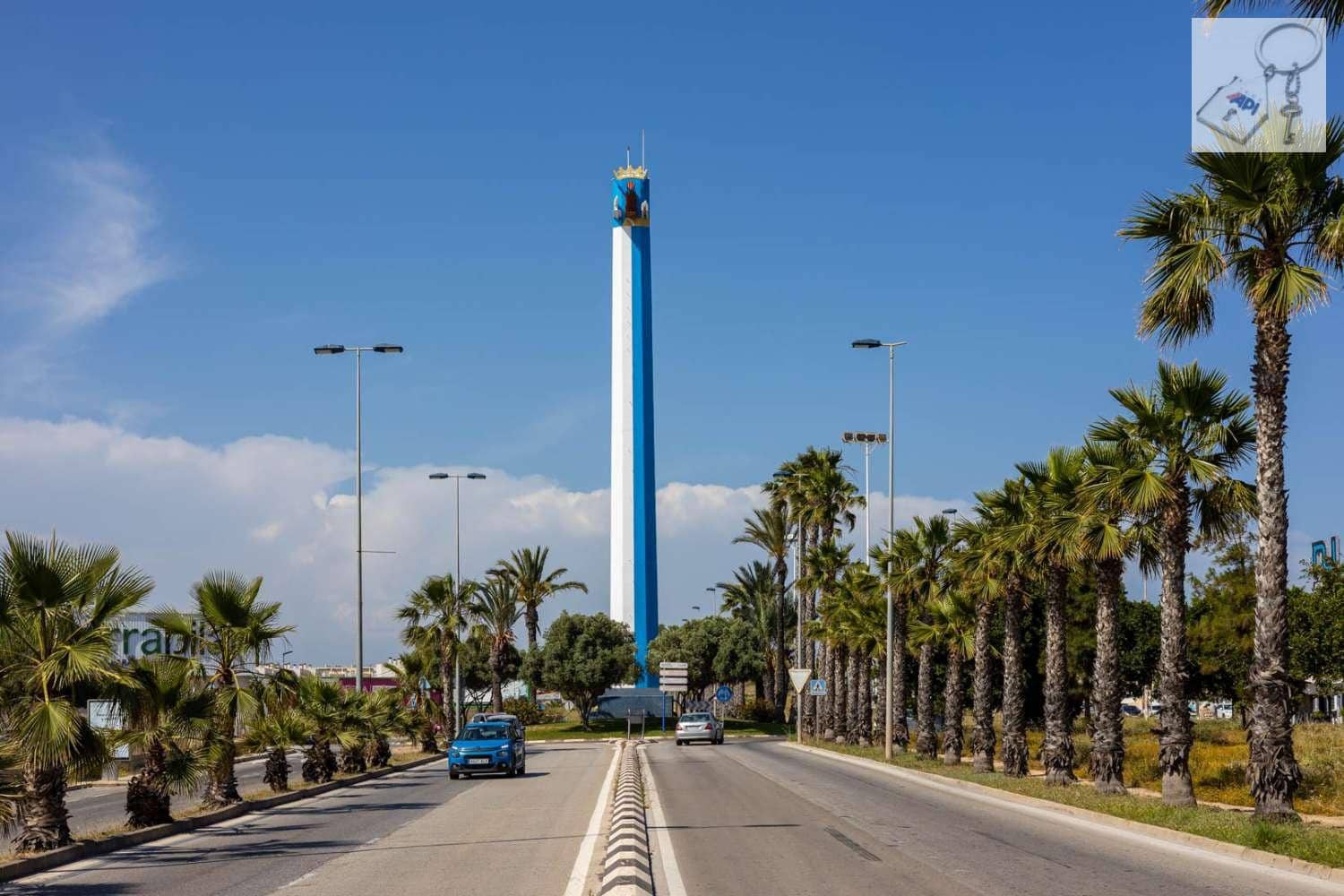 4 soverom Villa til salgs i Torrevieja med svømmebasseng garasje - € 289 000 (Ref: 9755314)