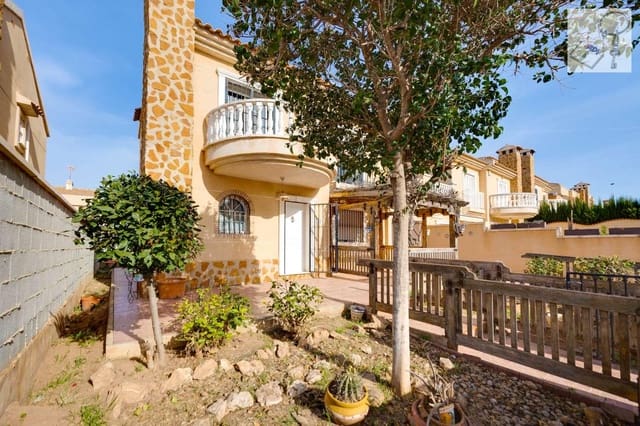 4 sovrum Villa till salu i Aguas Nuevas, Torrevieja med pool garage - 289 000 € (Ref: 9755314)