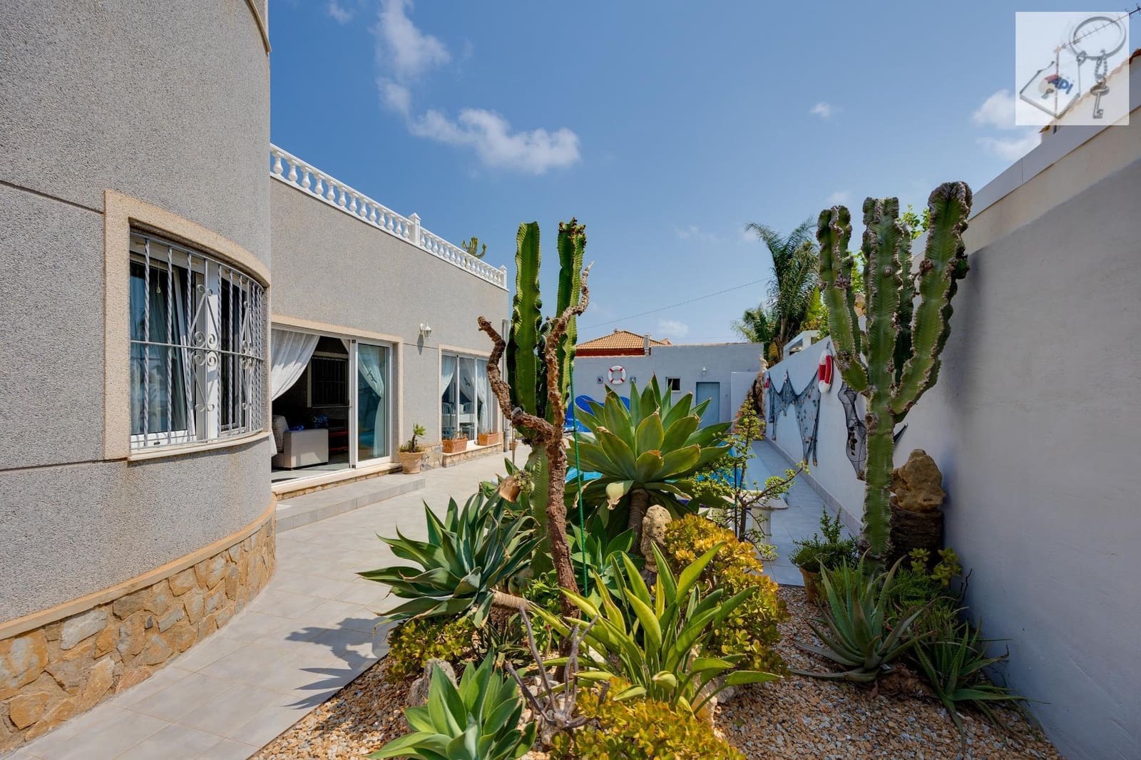 4 bedroom Villa for sale in Orihuela with pool - € 645,000 (Ref: 9790227)