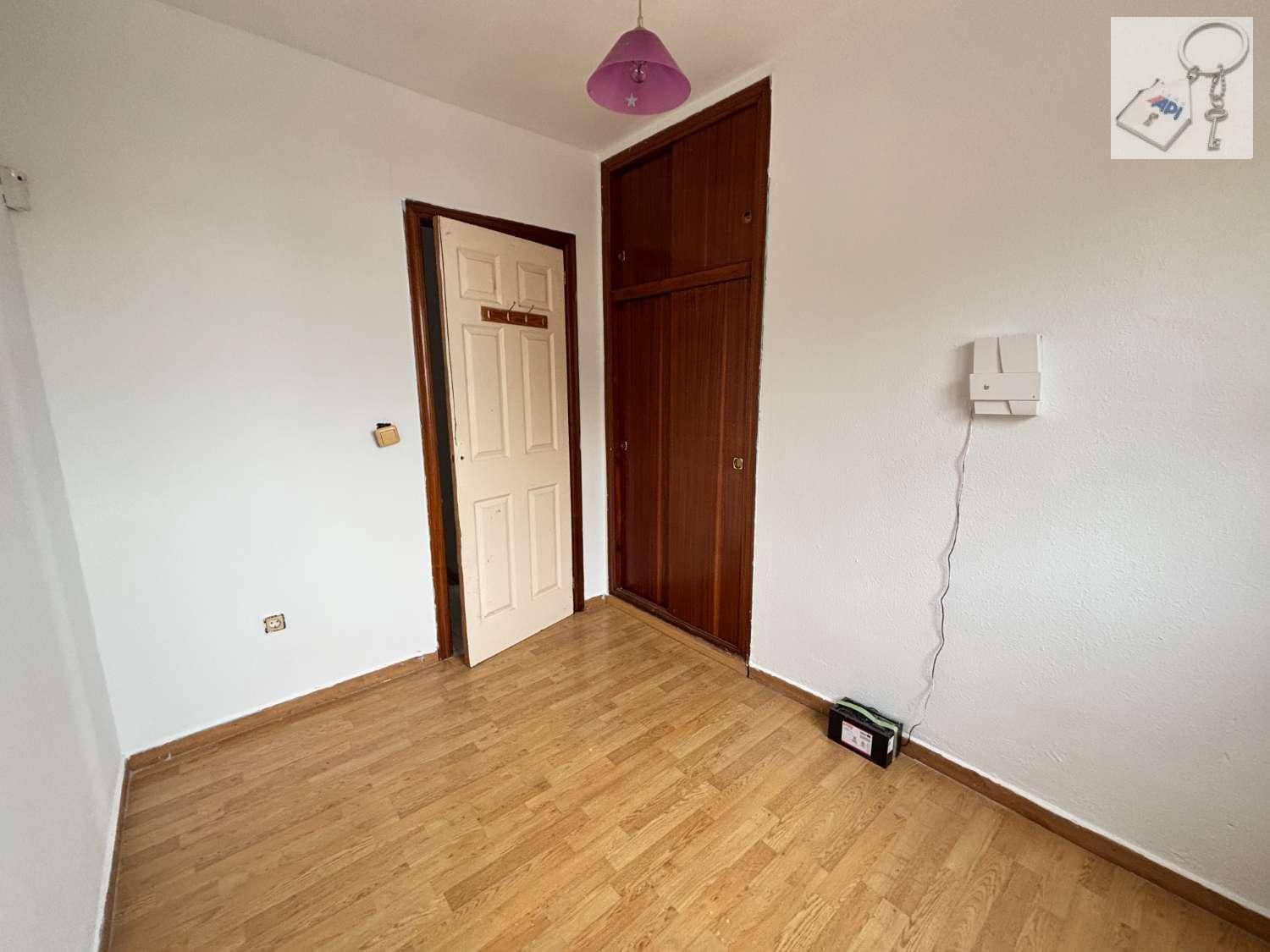 3 bedroom Flat for sale in El Chaparral - € 195,000 (Ref: 9806074)