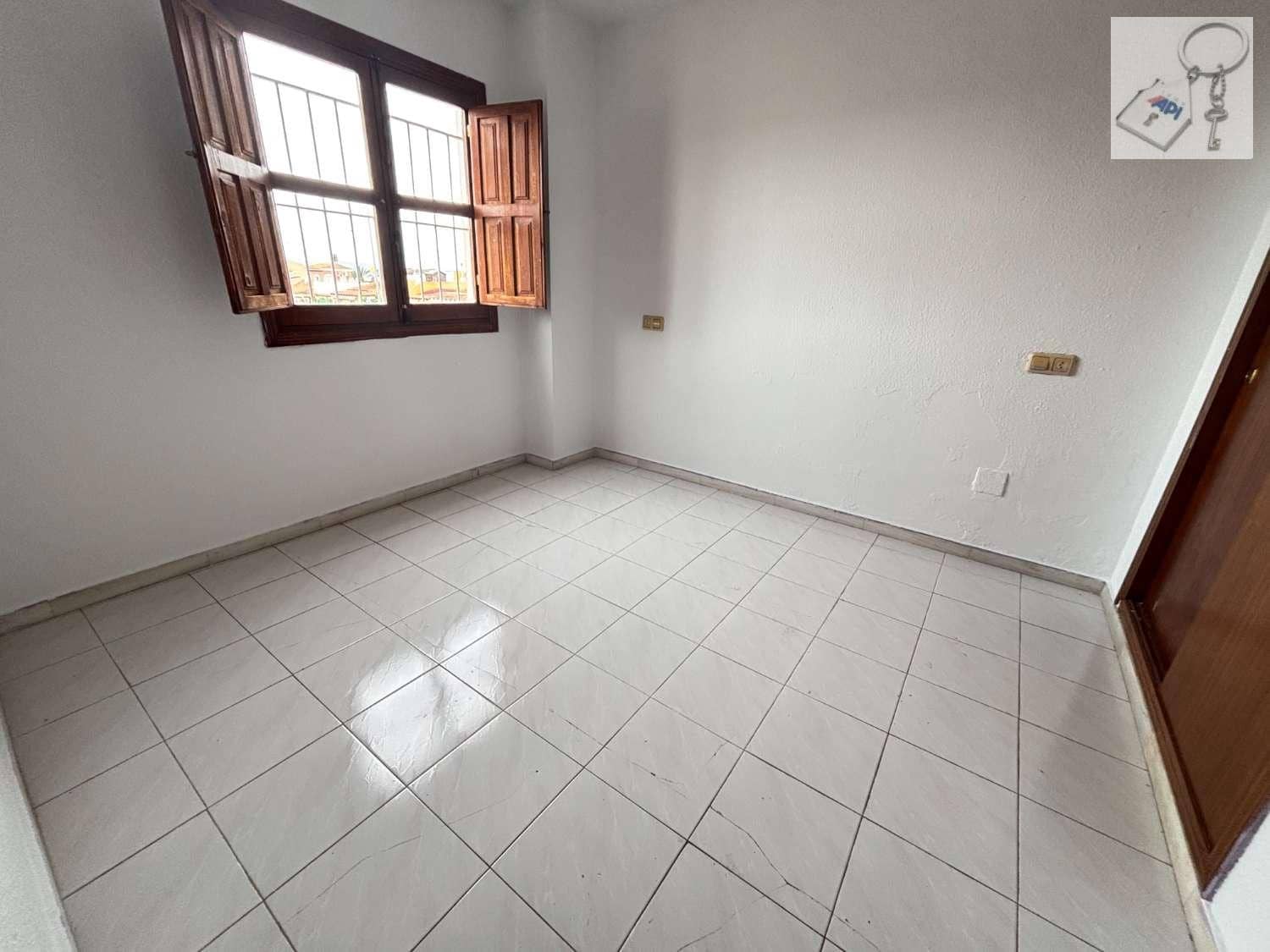 3 bedroom Flat for sale in El Chaparral - € 195,000 (Ref: 9806074)