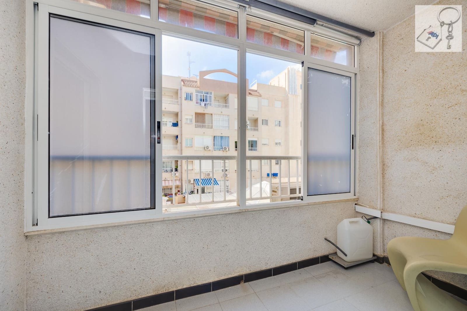 1 chambre Appartement à vendre à Torrevieja avec piscine - 99 990 € (Ref: 9815473)