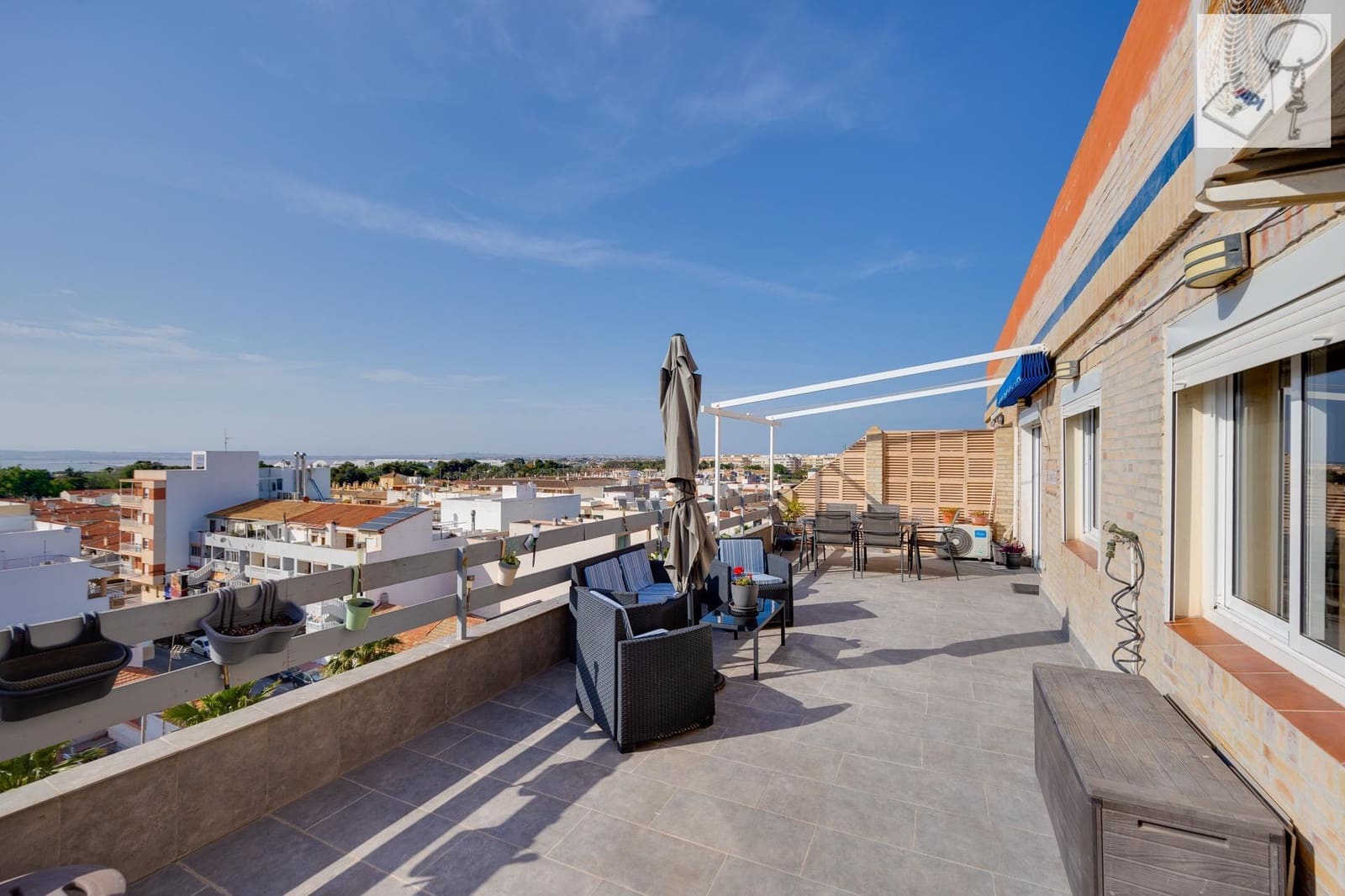 3 soverom Penthouse til salgs i Torrevieja - € 299 000 (Ref: 9821988)
