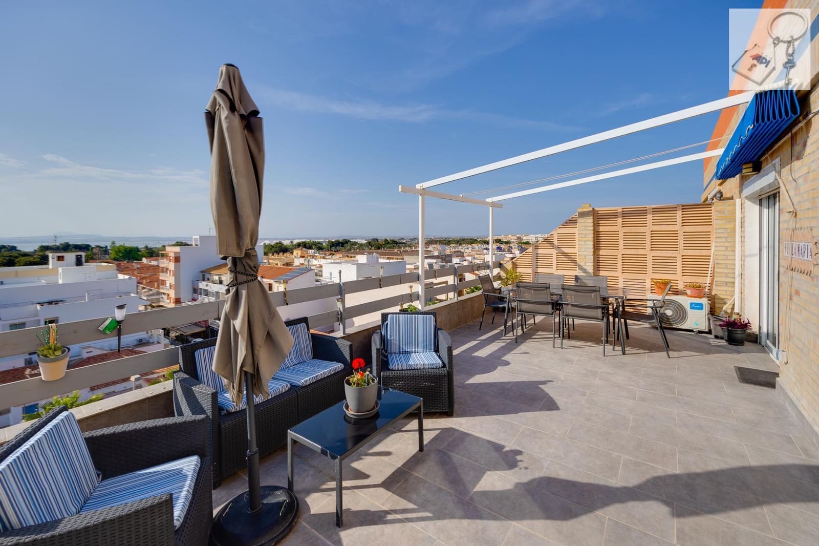 3 soverom Penthouse til salgs i Torrevieja - € 299 000 (Ref: 9821988)
