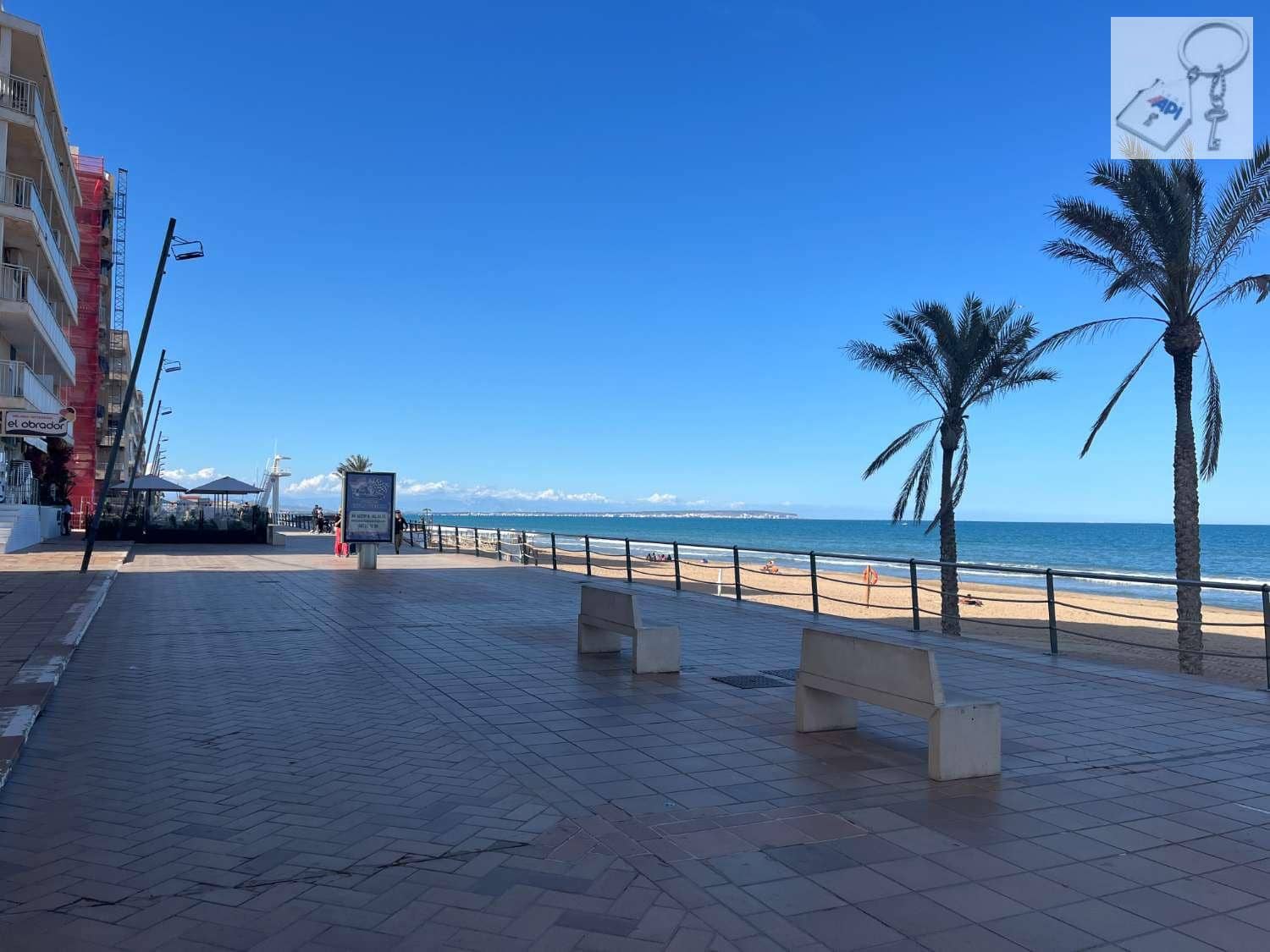 2 chambre Appartement de Plage à vendre à Guardamar del Segura avec garage - 190 000 € (Ref: 9826155)
