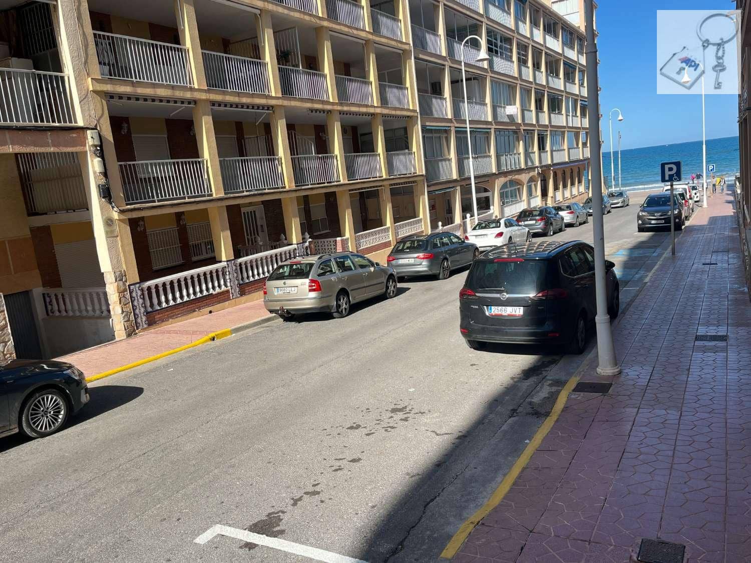 2 chambre Appartement de Plage à vendre à Guardamar del Segura avec garage - 190 000 € (Ref: 9826156)