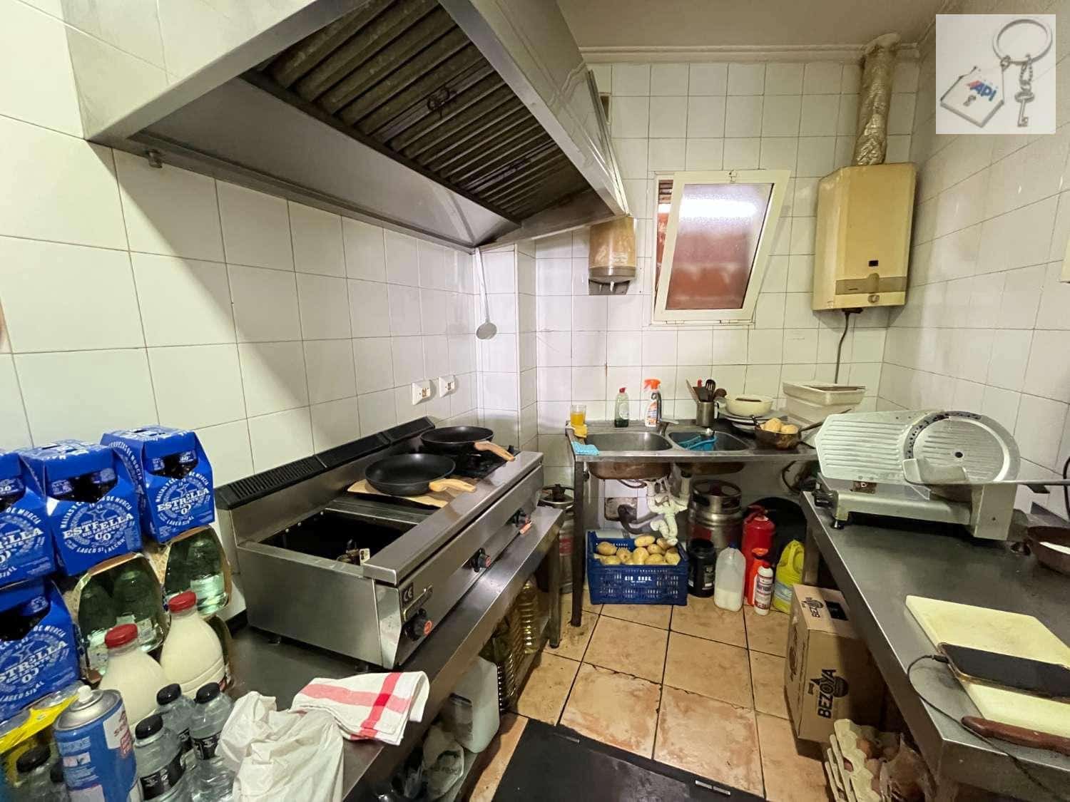 Comercial para venda em Torrevieja - 180 000 € (Ref: 9828253)