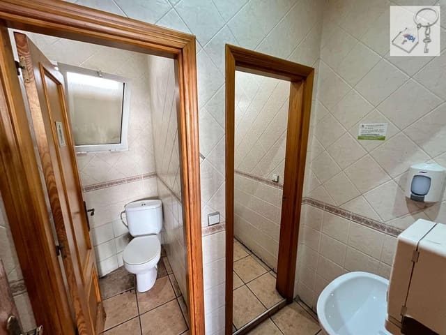 Comercial para venda em Nueva Torrevieja, Torrevieja - 180 000 € (Ref: 9828253)