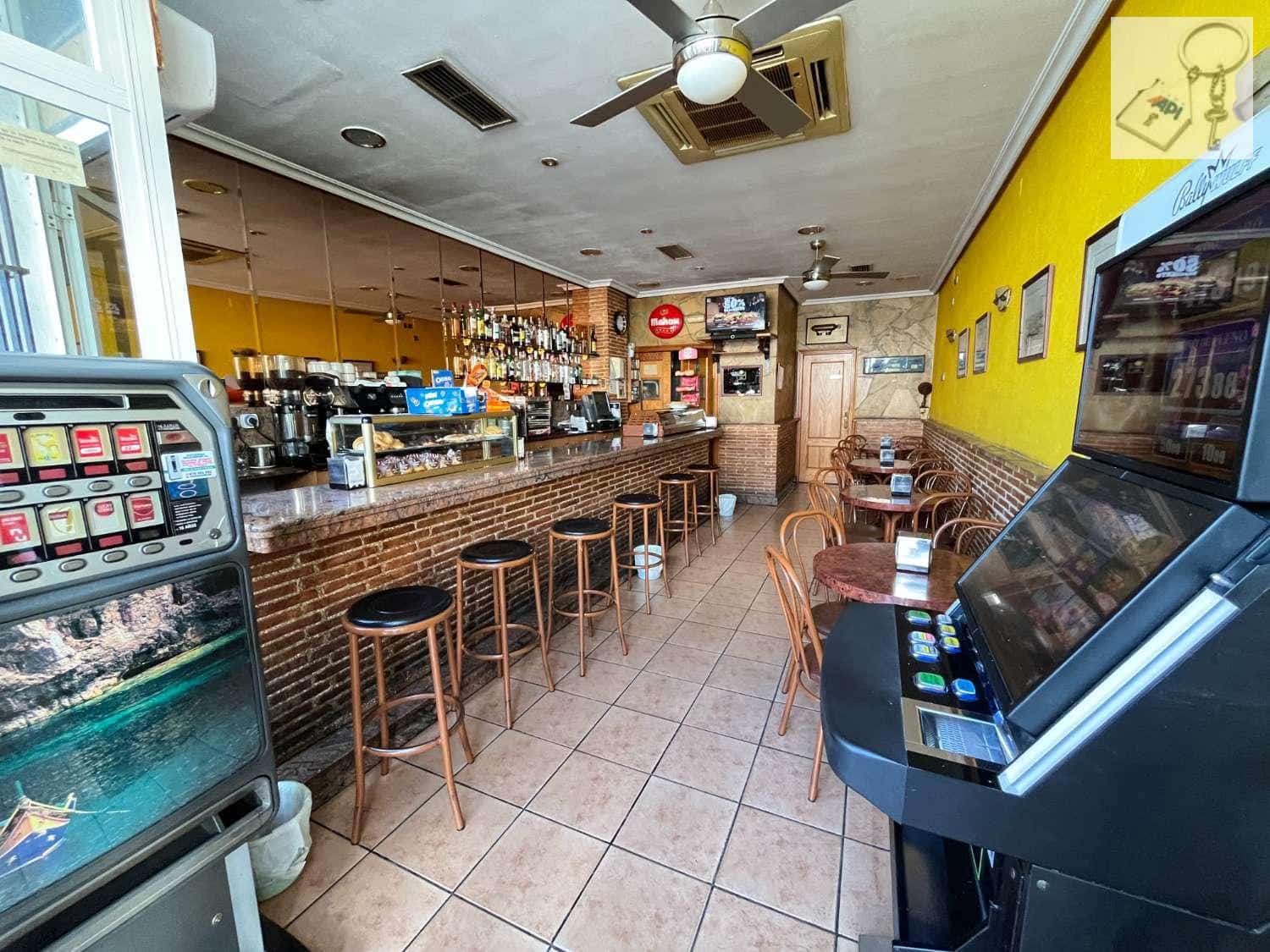Comercial para venda em Torrevieja - 180 000 € (Ref: 9828253)