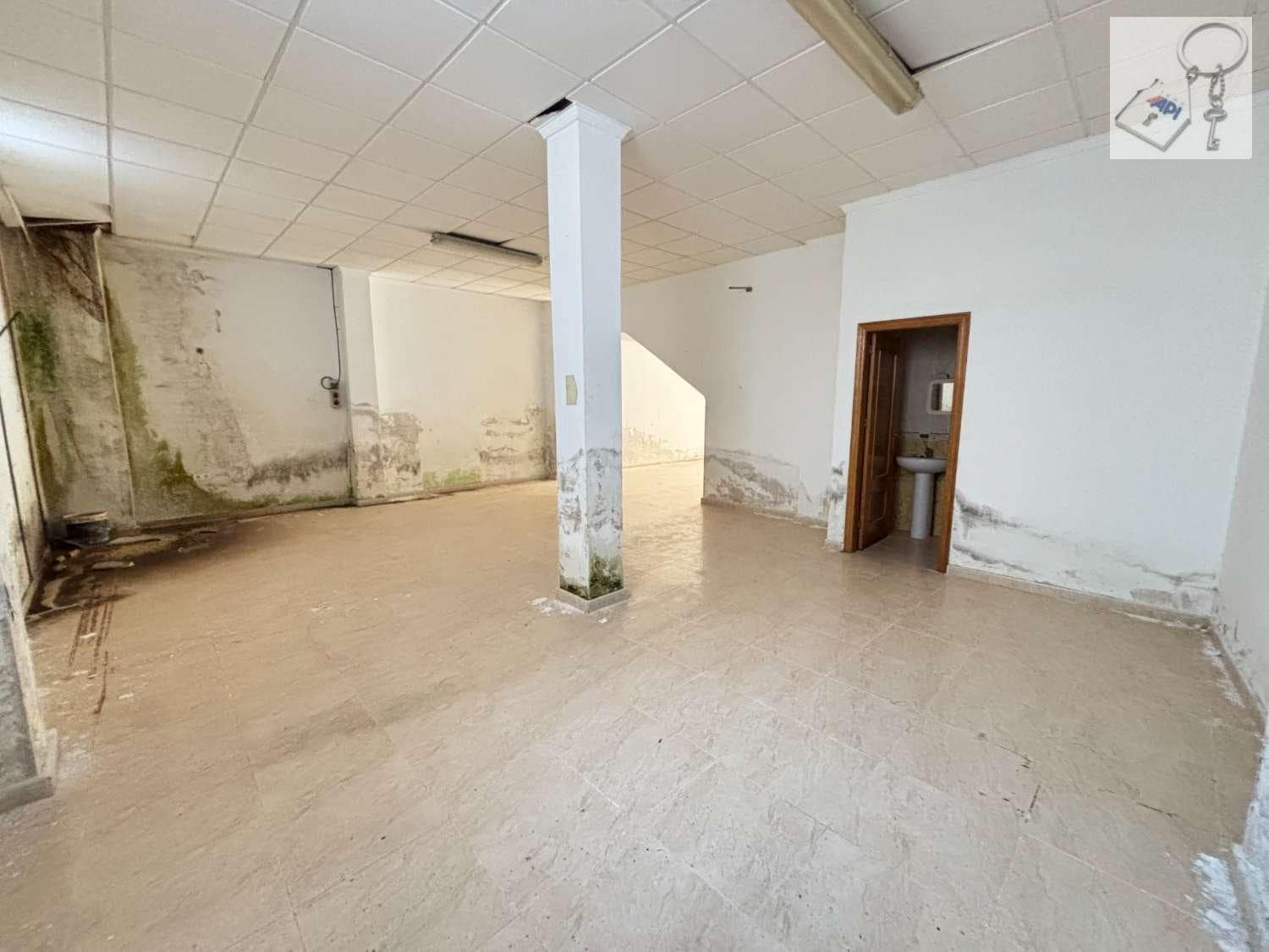 Commercieel te koop in Torrevieja - € 78.000 (Ref: 9844817)