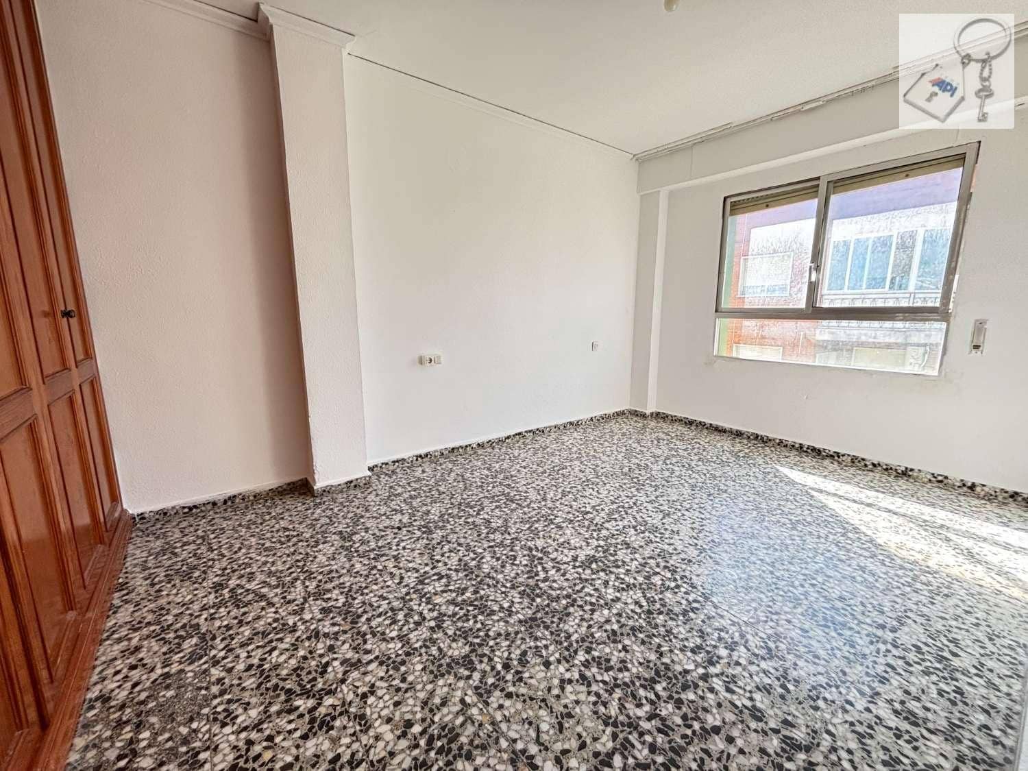3 sovrum Lägenhet till salu i Denia - 185 000 € (Ref: 9854886)