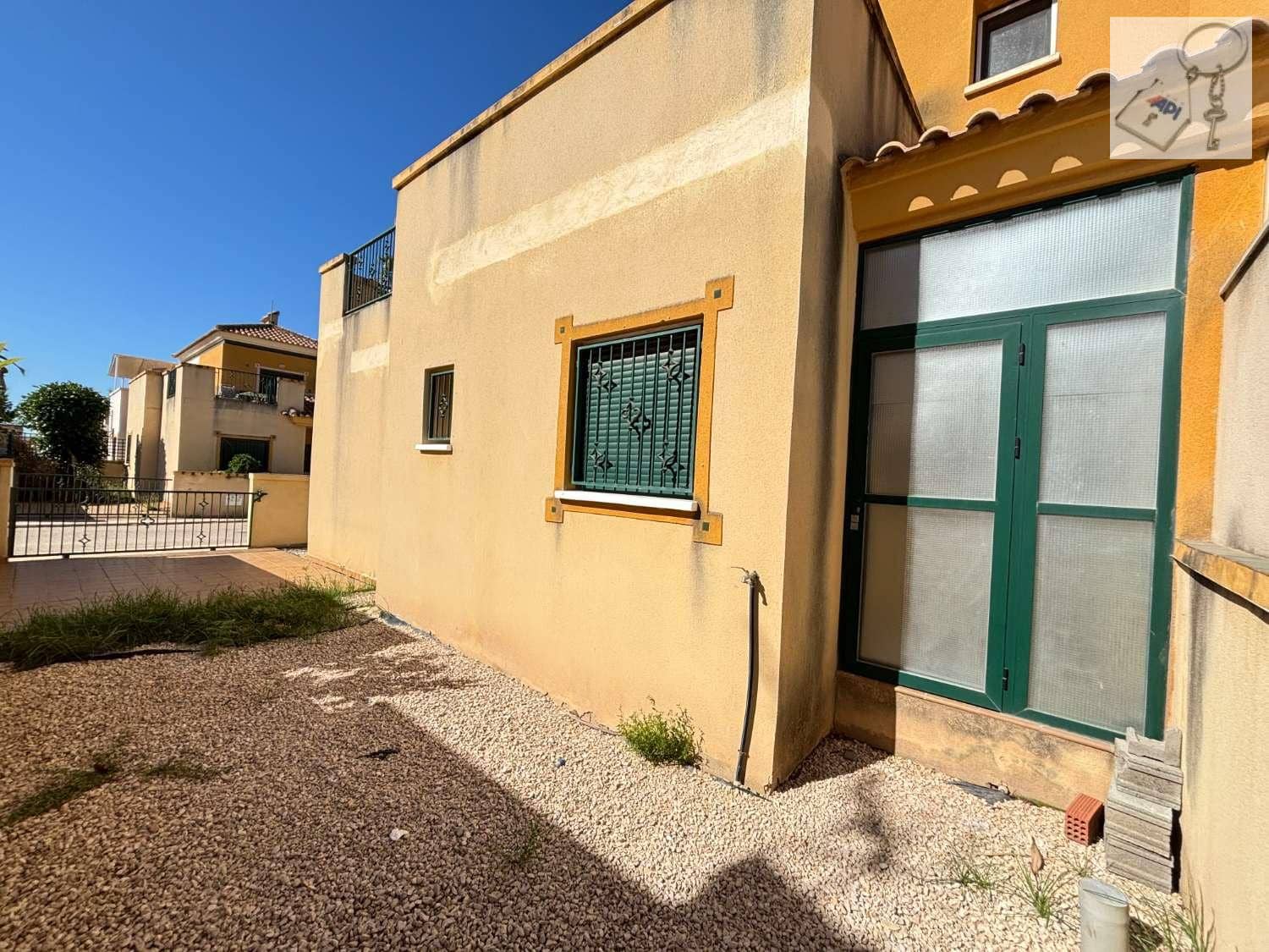 3 soverom Rekkehus til salgs i Almoradi med svømmebasseng garasje - € 218 500 (Ref: 9854887)
