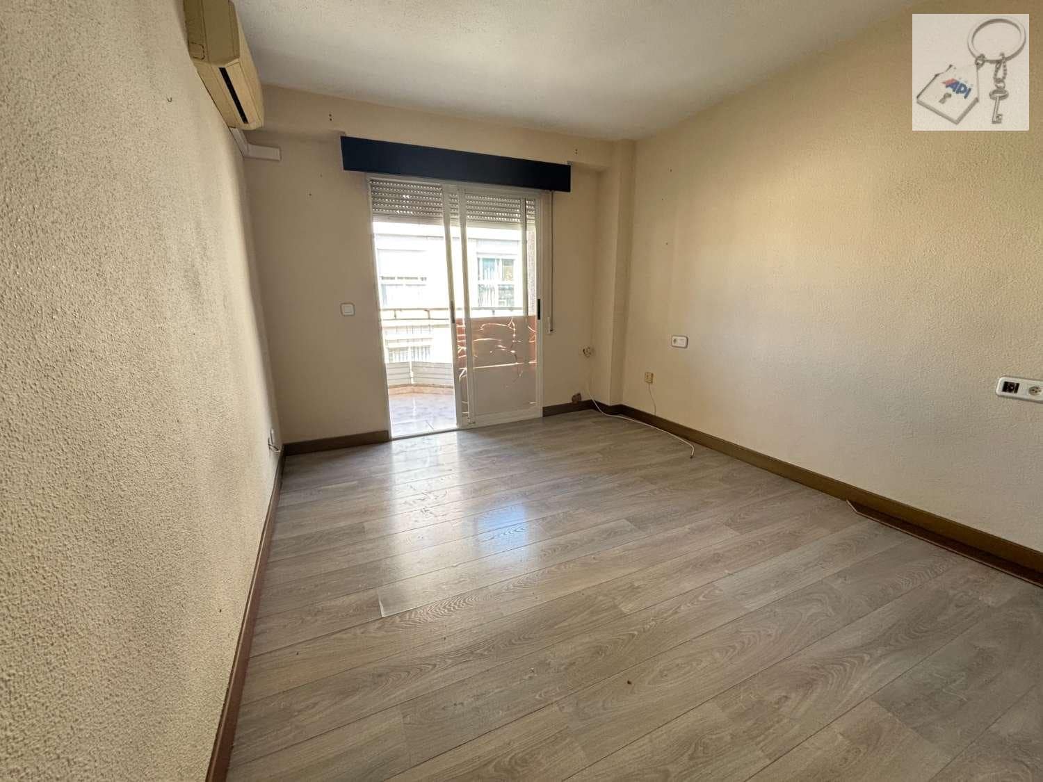 4 sovrum Strandlägenhet till salu i Muchamiel / Mutxamel - 239 000 € (Ref: 9889717)