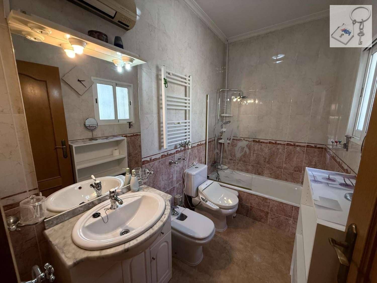 3 chambre Villa/Maison à vendre à Catral avec piscine garage - 395 000 € (Ref: 9895730)