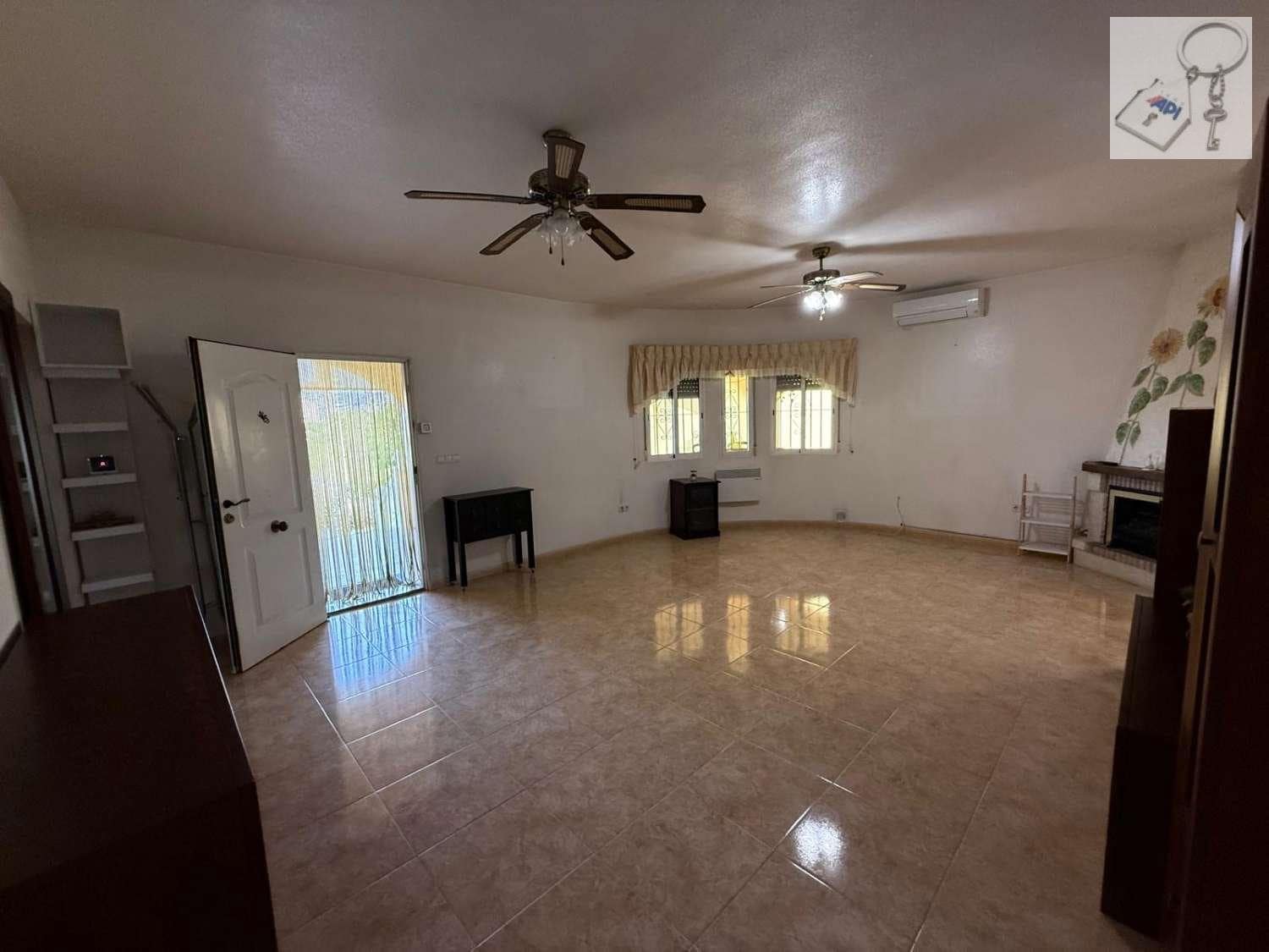 3 chambre Villa/Maison à vendre à Catral avec piscine garage - 395 000 € (Ref: 9895730)