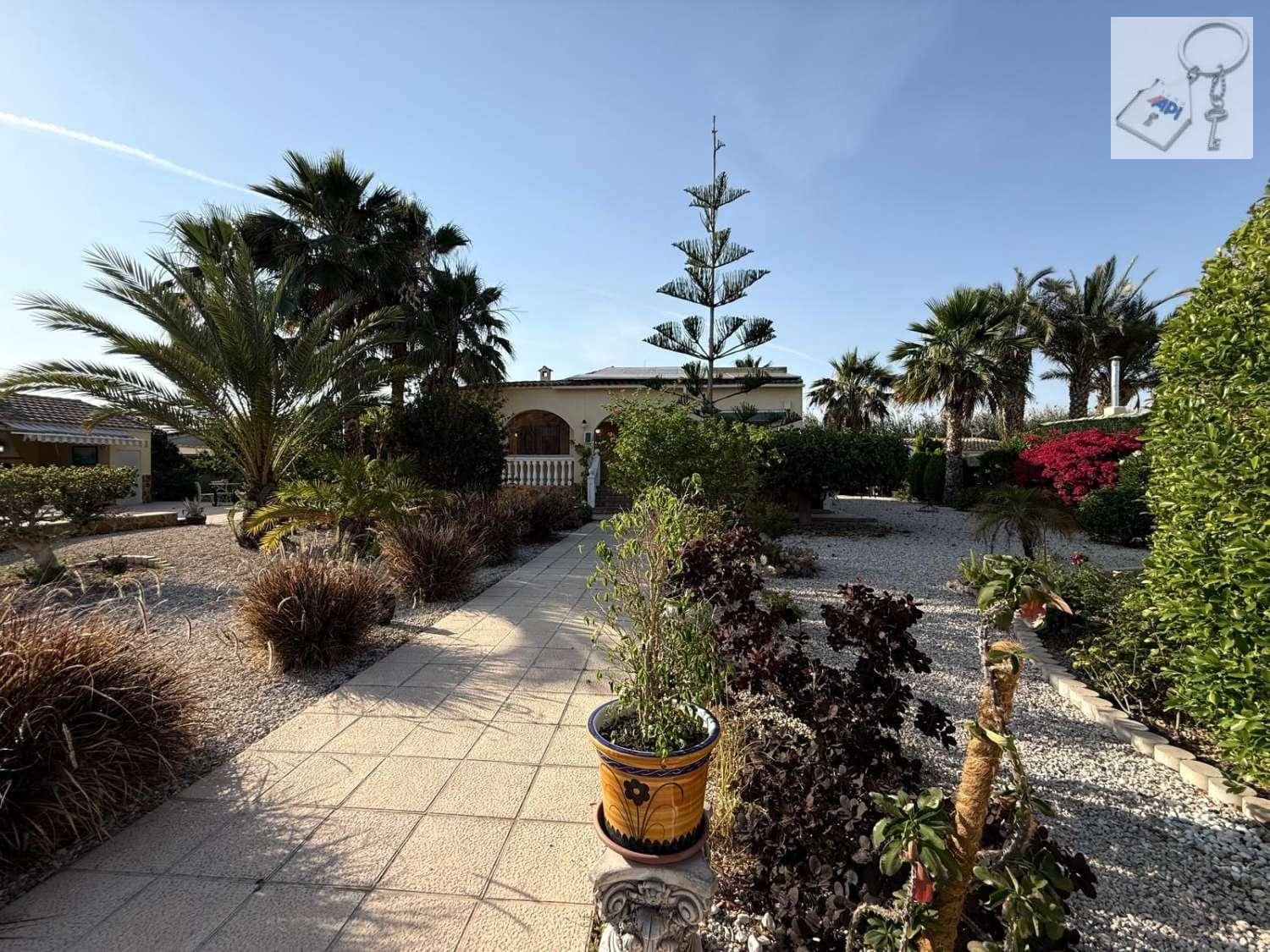 3 chambre Villa/Maison à vendre à Catral avec piscine garage - 395 000 € (Ref: 9895730)