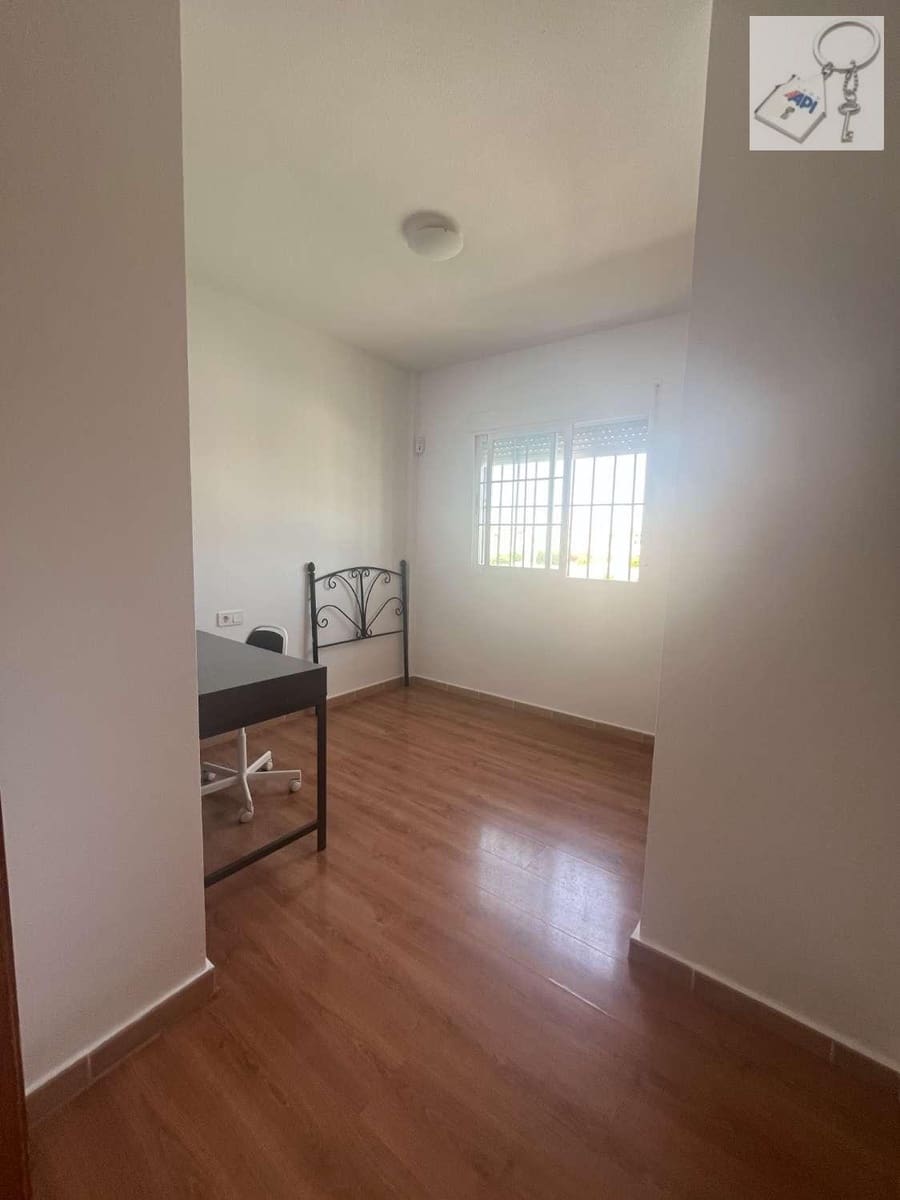2 soverom Leilighet til salgs i Torrevieja med svømmebasseng garasje - € 175 000 (Ref: 9915188)
